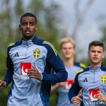 နောက်ဆုံး မှာတော့ နယူးကာဆယ် ဘက်က အလျော့ပေးခဲ့ပြီး အပြောင်းအရွှေ့ နောက်ဆုံးနေ့ အရောက်မှာ ပရီးမီးယားလိဂ် ချန်ပီယံ တို့ဆီ လက်လွှတ်ပေးခဲ့တာ ဖြစ်ပါတယ်။