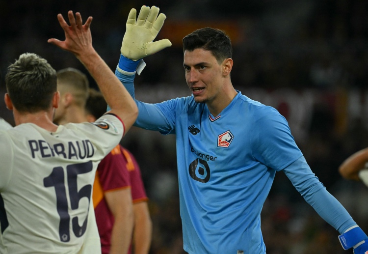 欧洲联赛 罗马的三次点球机会都被奥泽尔神奇扑出,未能打破僵局。