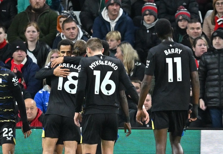 英超联赛 埃弗顿的恩迪亚耶凭借突破并射门为客队首开纪录,1比0领先