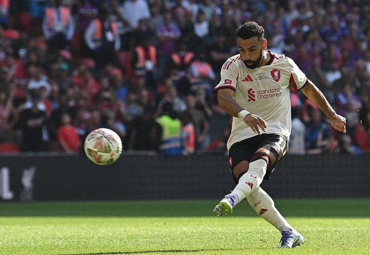 လစ်ဗာပူးလ် ကတော့ ပရီးမီးယားလိဂ် ပွဲစဉ် ၁၀ ပြီးဆုံးချိန်မှာတော့ ၆ ပွဲနိုင်၊ ၄ ပွဲ ရှုံး ရမှတ် ၁၈ မှတ်နဲ့ အမှတ်ပေးဇယား အဆင့် ၃ နေရာမှာ ရပ်တည်နေပါတယ်။