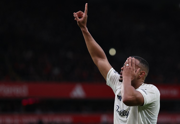 ဒီကစားသမား ကိုတော့ ပရီးမီးယားလိဂ် ကလပ် ချဲလ်ဆီးနဲ့ ဘာစီလိုနာ တို့က စောင့်ကြည့်နေကြပါတယ်။