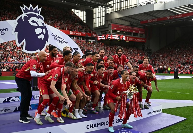 ထူးခြားချက်က အင်္ဂလန်ဘောလုံးလောကရဲ့ ဒုတိယတန်းစား ပြိုင်ပွဲ ဖြစ်တဲ့ လိဂ်ချန်ပီယံရှစ်ဟာ ပရီးမီးယားလိဂ်နဲ့ ၅ ဆင့် အကွာ အဆင့် ၆ နေရာမှာ ရပ်တည်နိုင်ခဲ့တာ ဖြစ်ပါတယ်။