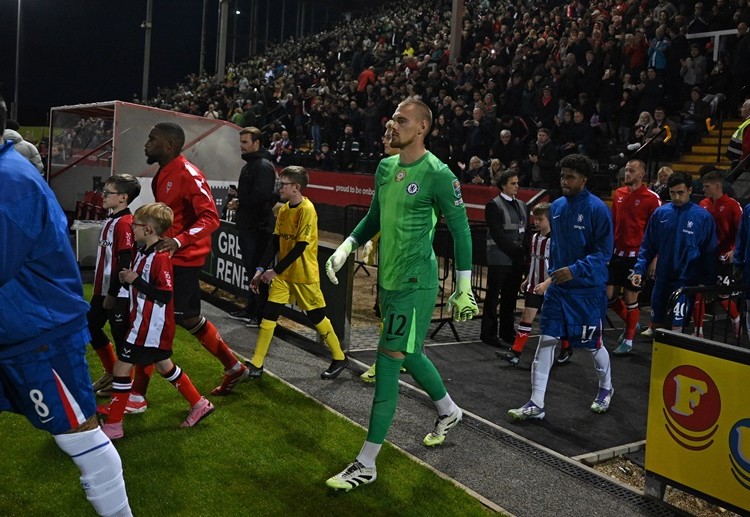 ဘက်ဆစ်တပ်စ်ရဲ့ ကမ်းလှမ်းမှု ကိုတော့ ပရီးမီးယားလိဂ် ကလပ် ဘက်ကရော ကစားသမား ဘက်ကပါ ပယ်ချခဲ့ကြောင်း သိရပါတယ်။