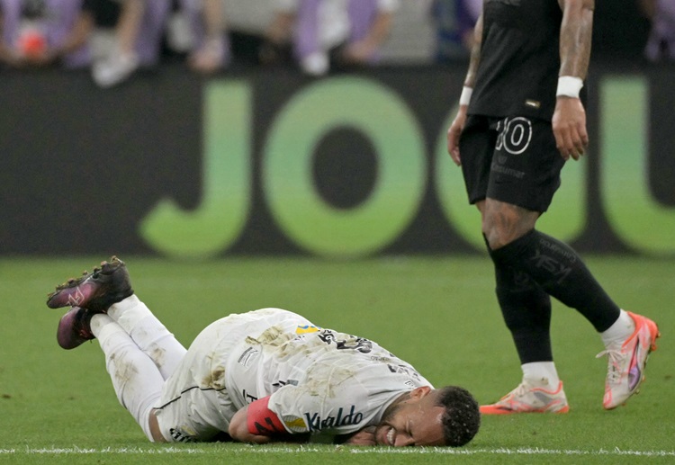 ဒါပေမယ့်လည်း အခုတော့ နေမာက အသင်းနဲ့ အတူ သူ့ အတွက် ၄ ကြိမ်မြောက် ကမ္ဘာ့ဖလား ပြိုင်ပွဲ ပါဝင် ဆင်နွှဲခွင့်နဲ့ လွဲချော်ဖို့ သေချာသလောက် ရှိနေပြီ ဖြစ်ပါတယ်။