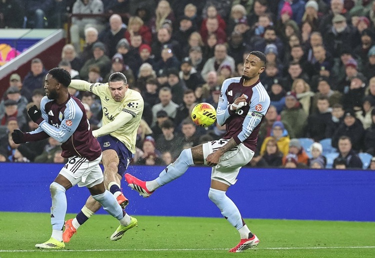 ဗီလာဟာ ဒီပွဲ မတိုင်ခင် ပရီးမီးယားလိဂ် အပါအဝင် ပြိုင်ပွဲစုံအရပ်ရပ် အိမ်ကွင်း နောက်ဆုံး ၁၁ ပွဲ ဆက်တိုက် အနိုင်ရထားခဲ့တာပါ။