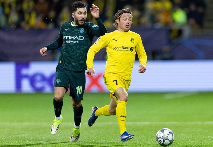 ပြီးခဲ့တဲ့ တပတ်က ချန်ပီယံလိဂ် ပွဲစဉ်မှာ ဘိုဒို/ဂလင့်မ်ကို ၃-၁ နဲ့ မထင်မှတ်ဘဲ ရှုံးနိမ့်ခဲ့တာကြောင့် မန်စီးတီးဟာ အသင်းပေါင်း ၃၆ သင်း ပါဝင်တဲ့ အမှတ်ပေးဇယားမှာ အဆင့် (၁၁) နေရာကို ရောက်ရှိနေပါတယ်။