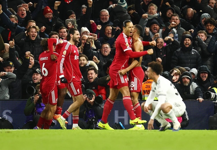 လက်ရှိမှာ ပရီးမီးယားလိဂ် အမှတ်ပေးဇယားကို ဦးဆောင်နေတဲ့ အာဆင်နယ်နဲ့ အဆင့် လစ်ဗာပူးလ်တို့ အကြားမှာ ရမှတ် ၁၄ မှတ်အထိ ကွာဟနေပါတယ်။