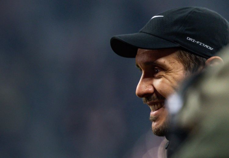 德甲联赛 比赛中,奥尔班高高跃起头槌建功,为球队打开胜利之门。