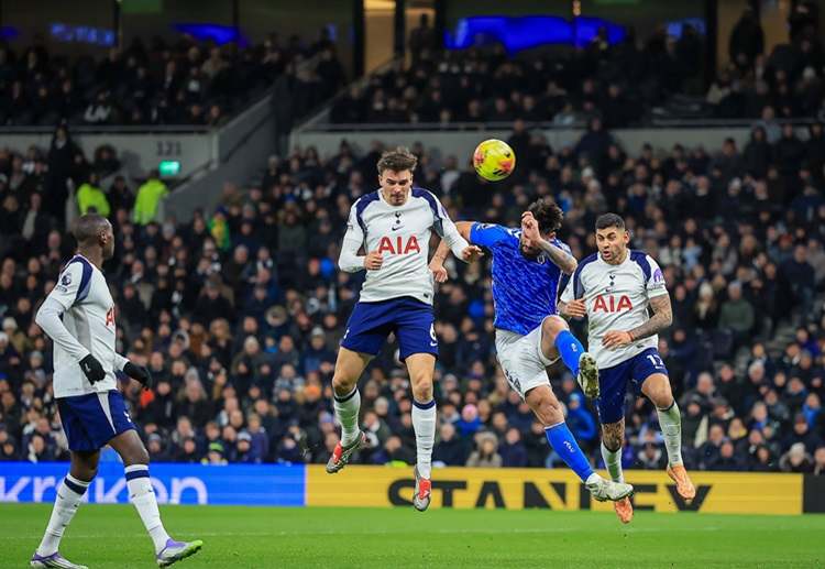 이날 무승부로 토트넘은 최근 리그 5경기에서 단 1승에 그치는 부진한 흐름을 이어갔다