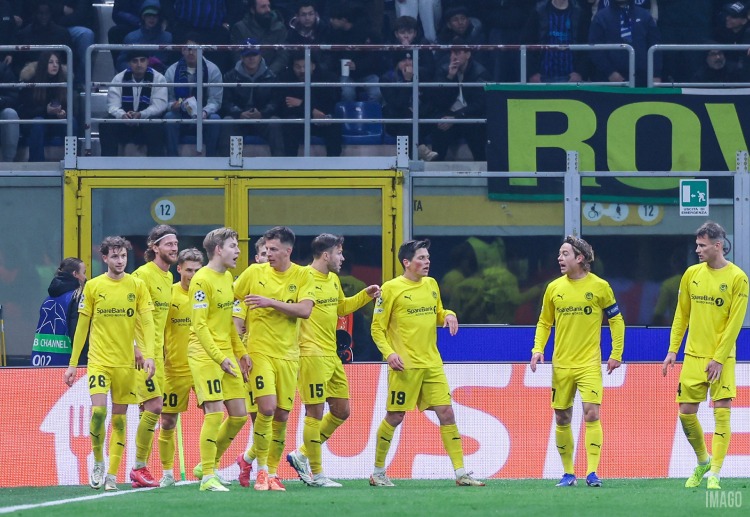 欧冠联赛 曾效力于AC米兰的海于格两回合都有进球，成为对手晋级的关键人物。