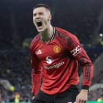 Premier League: Man United giành một chiến thắng không dễ dàng