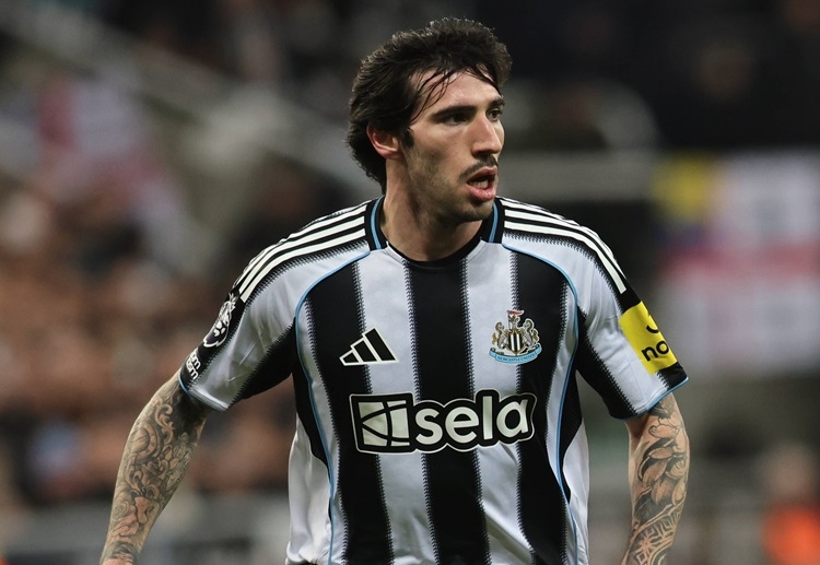 နယူးကာဆယ် ကွင်းလယ်လူ ဆန်ဒရို တိုနာလီ ကတော့ သူ့ကို ခေါ်ယူဖို့ စိတ်ဝင်စားနေတဲ့ အာဆင်နယ်၊ မန်စီးတီးနဲ့ ယူနိုက်တက် တို့ကို ငြင်းပယ်ပြီး စီးရီးအေကို ပြန်ဖို့ ပြင်ဆင်နေပါတယ်။