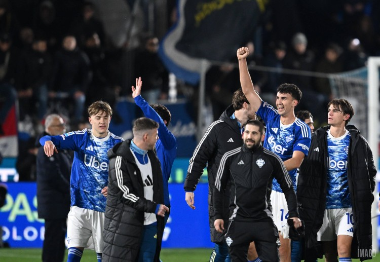 意甲联赛 科莫在主场完成惊险逆转，以2比1战胜罗马，取得联赛四连胜。