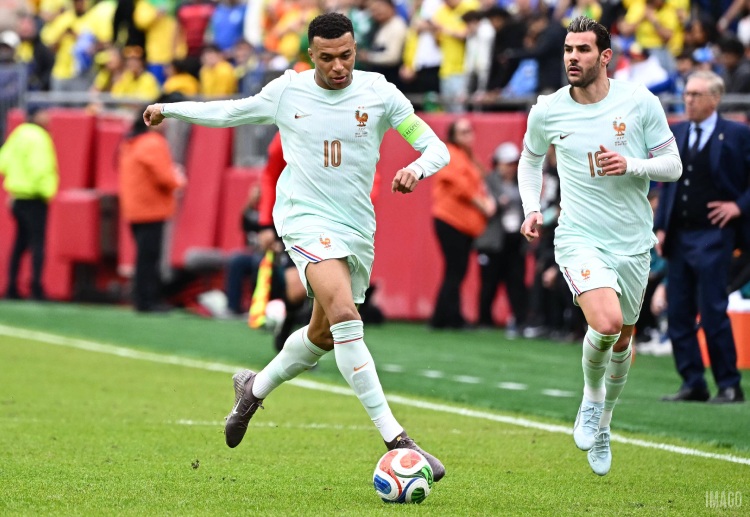 လက်ရှိခြေစွမ်းကို အခြေခံပြီး ရွေးချယ်ထားတဲ့ ၂၀၂၆ ကမ္ဘာ့ဖလားမှာ မြင်တွေ့ရမယ့် အကောင်းဆုံး ကစားသမား (၁၀) ဦး ကတော့ အောက်ပါအတိုင်း ဖြစ်ပါတယ်။