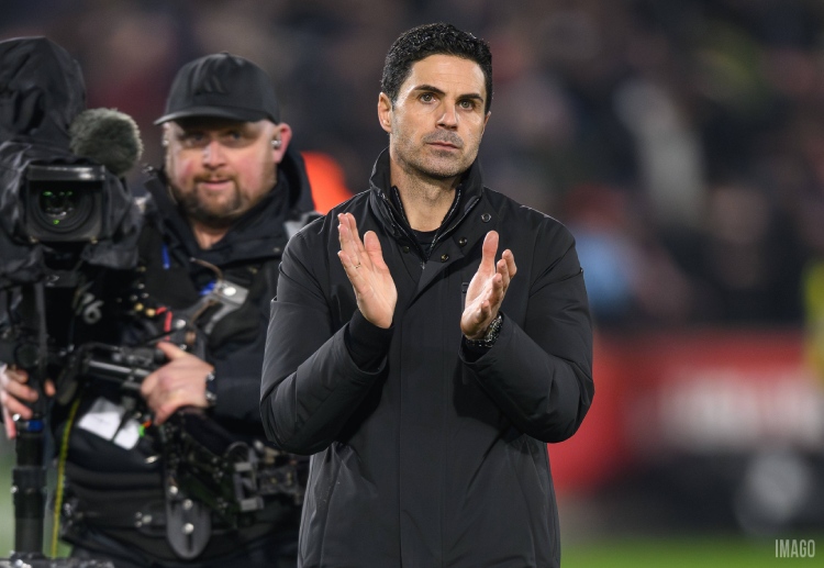 အာဆင်နယ် အသင်း နောက်ဆုံးအကြိမ် ခရာဘောင်ဖလားမှာ ချန်ပီယံ ဖြစ်ခဲ့တုန်းက လက်ရှိ အသင်းမှာ ရှိနေတဲ့ ကစားသမား တစ်ယောက်မှ မမွေးသေးပါဘူး။