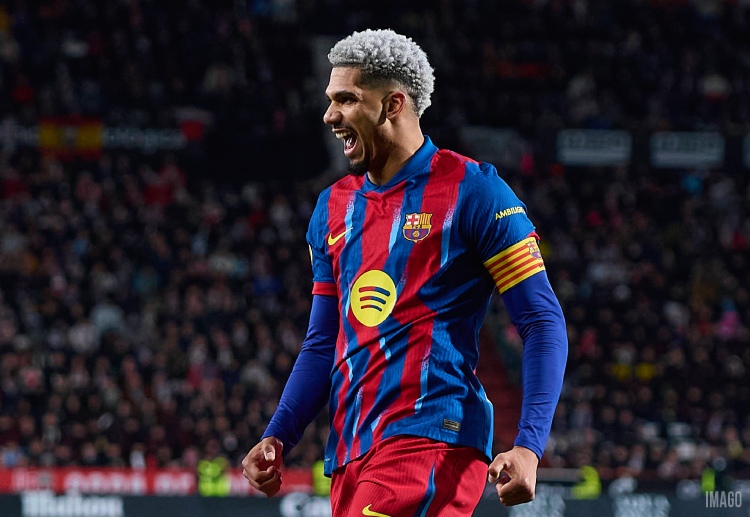 နောက်ခံလူ ရော်နယ် အရူဟိုရဲ့ အနာဂတ် ကတော့ လာလီဂါ ကလပ် ဘာစီလိုနာမှာ ဆက်ရှိဖို့ မသေချာတော့ပါဘူး။