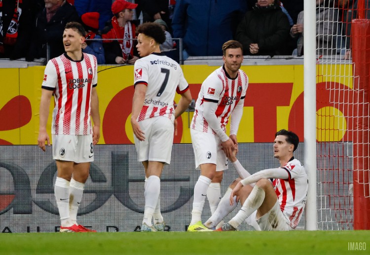 德甲联赛 弗赖堡的霍勒抓住机会破门，一度将比分扩大到2比0，领先拜仁。