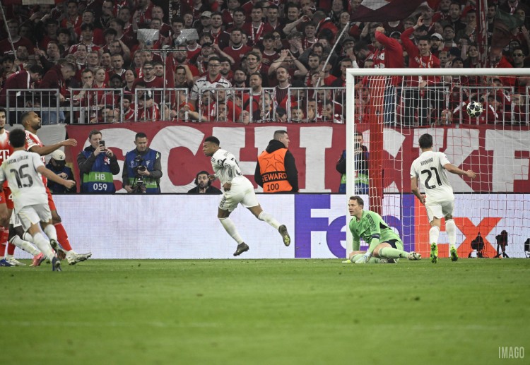 ဒါပေမယ့်လည်း ကာမာဗင်ဂါရဲ့ အမှားက ပွဲကို အလှည့်အပြောင်း ဖြစ်ခဲ့ပြီး ဘေယန်မြူးနစ်ရဲ့ နောက်ဆုံး မိနစ် အနိုင်ဂိုးတွေကြောင့် ရီးရဲလ်တို့ ချန်ပီယံလိဂ် ကနေ စိတ်မကောင်းစရာပဲ နှုတ်ဆက်ခဲ့ရပြီ ဖြစ်ပါတယ်။