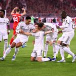 ဒီဂိုးကြောင့် အမ်ဘာပေးဟာ ချန်ပီယံလိဂ် တစ်ရာသီတည်းမှာ အဝေးကွင်းဂိုး ၁၀ ဂိုးအထိ သွင်းယူနိုင်တဲ့ ပထမဆုံး ကစားသမား ဖြစ်လာခဲ့ပါတယ်။